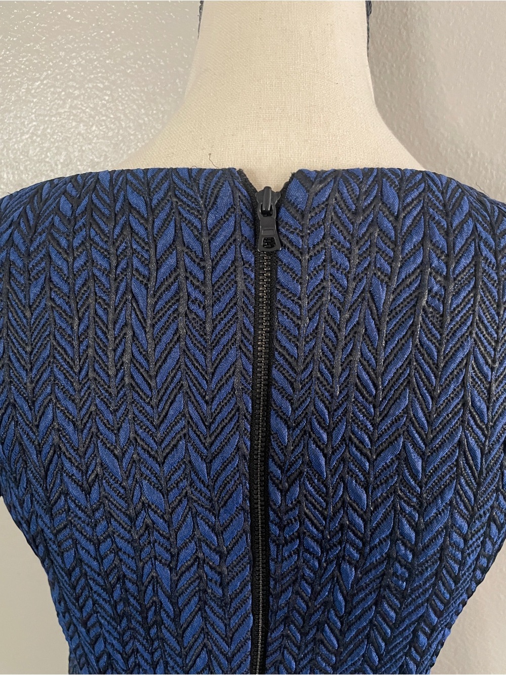Alice + Olivia Navy Chevron Short-Sleeve Mini Dress - Picture 8 of 12